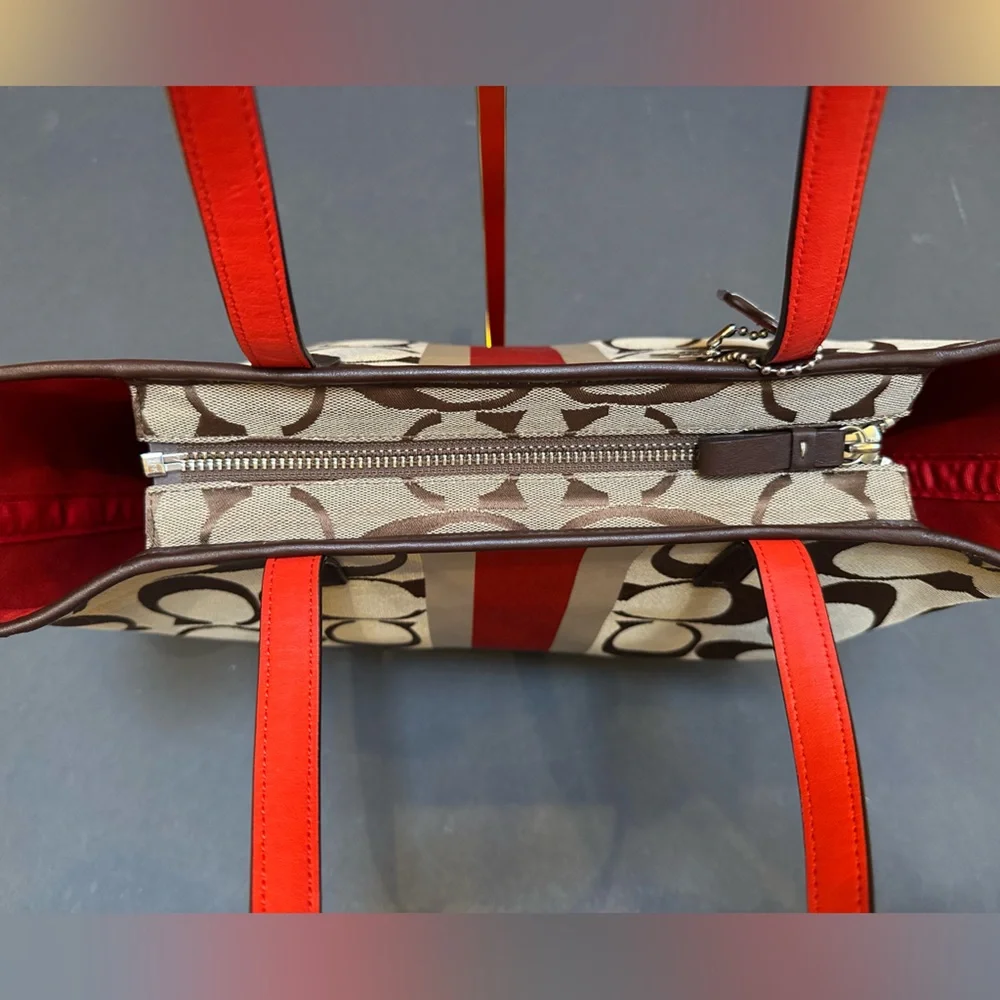 Coach Brown and Red Signature Fall Tote Bag NWOT + leather and metal tags - Picture 4 of 12